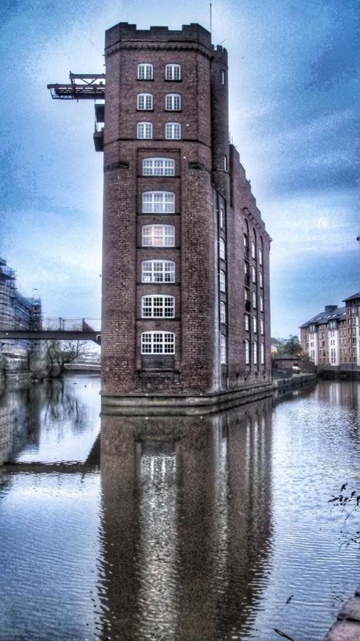 Cocoa Isabella - River Fronted With Secure Parking York Exterior photo