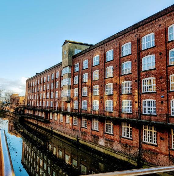 Cocoa Isabella - River Fronted With Secure Parking York Exterior photo